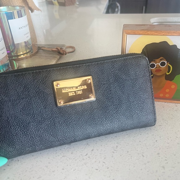 MICHAEL KORS Large Jet Set Wallet - Picture 3 of 11